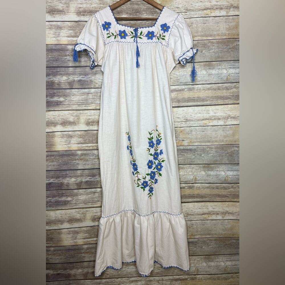 Vintage L cottagecore boho hippie floral embroidered dress cream blue floral